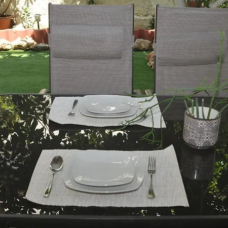 Demi's Garden Near The Metro Of Athene